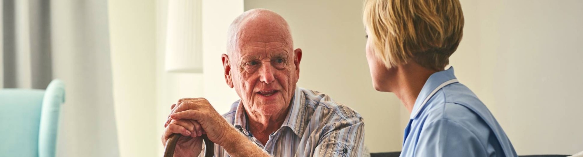 ouderenzorg met patient