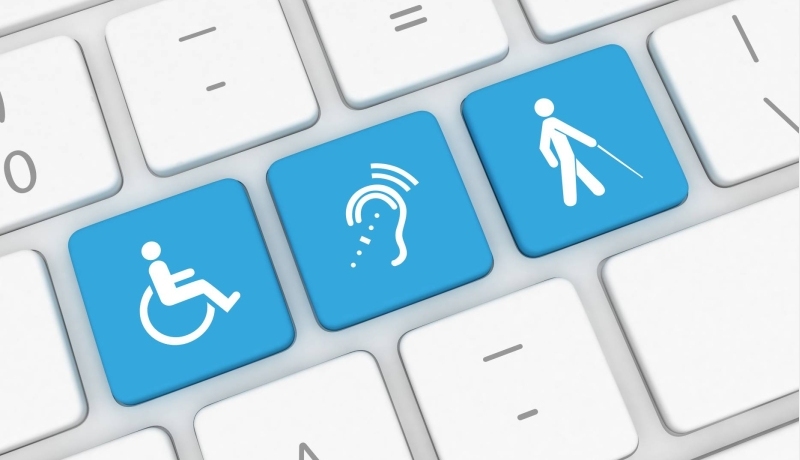 Digitale toegankelijkheid: 'bewust zijn en bewust maken is de basis om toegankelijk te zijn' - toetenbord met iconen met mensen die beperkingen in digitale toegankelijkheid ervaren