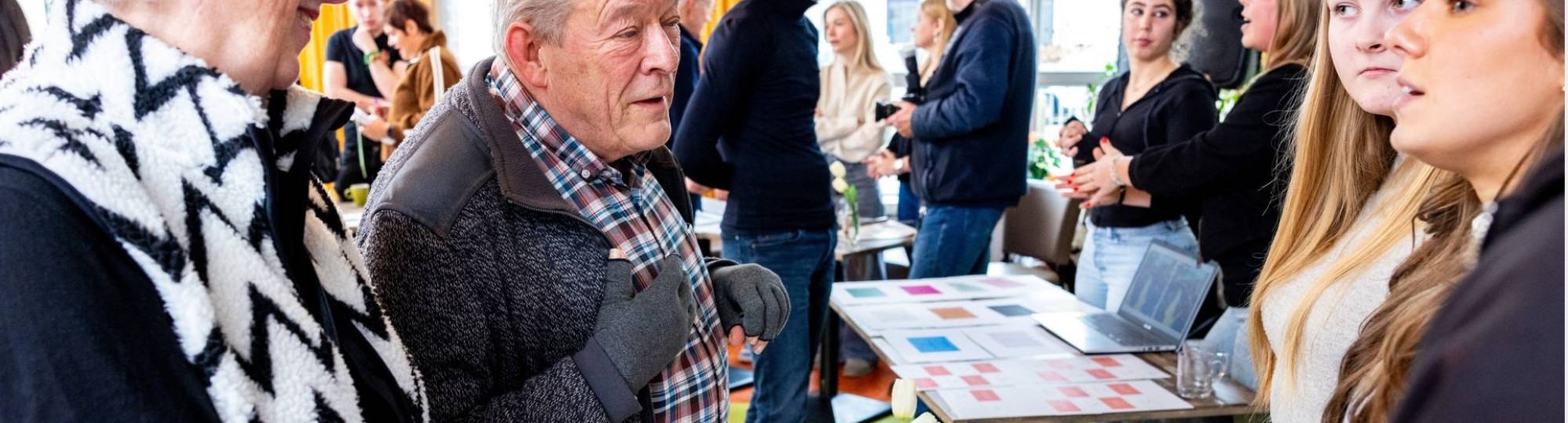 Labs en Werkplaats wijk Lindenholt-studenten-professionals en burgers aan het werk