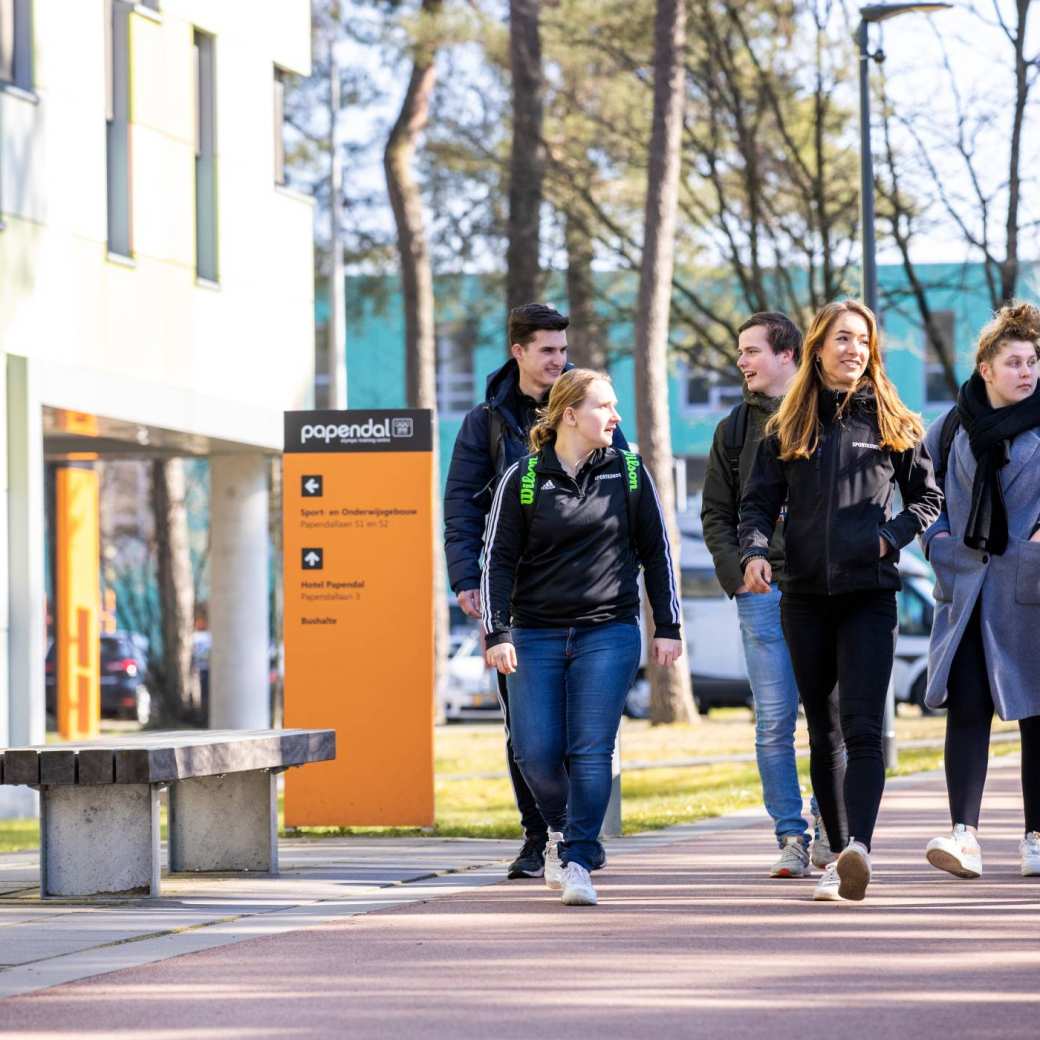 Sportkunde studenten lopen buiten2 2022 Papendal