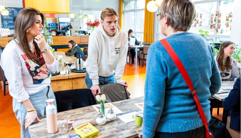 Labs en Werkplaats Nijmegen Dukenburg-studenten-professionals en burgers aan het werk