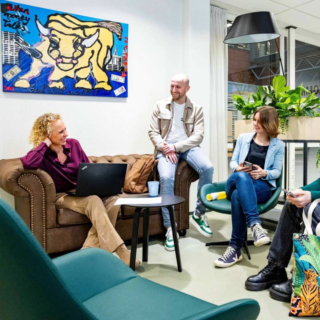 Studenten van de master Duurzaamheidstransities in overleg