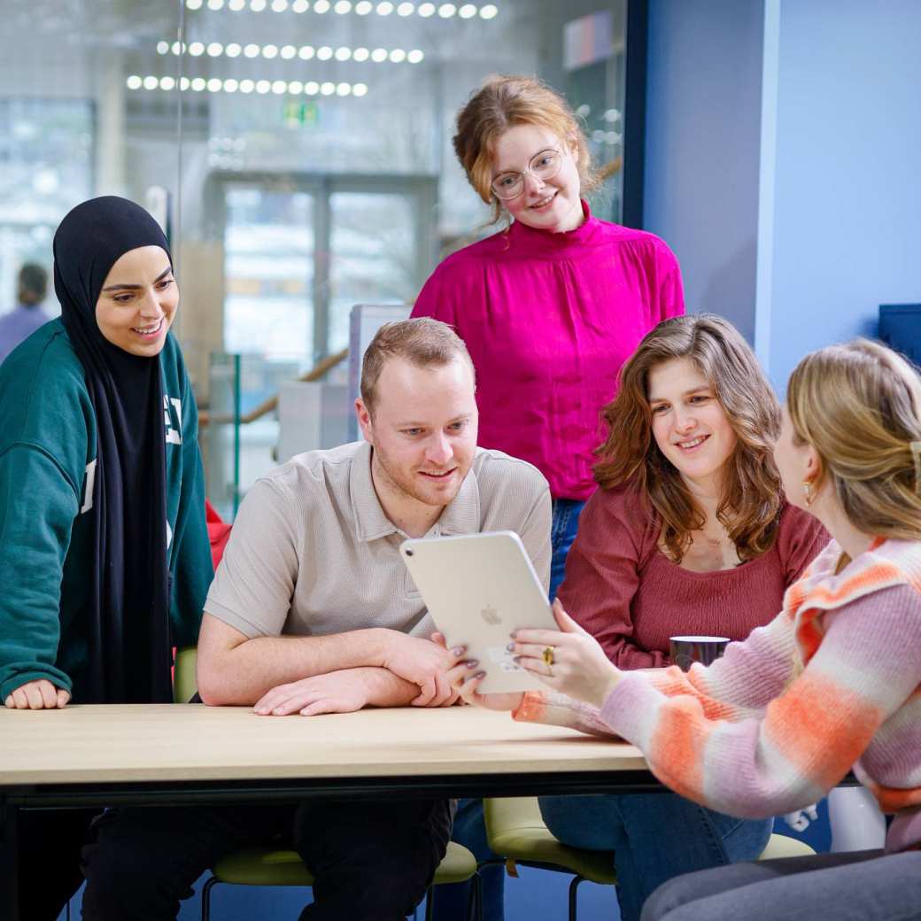 HAN Academie Educatie, Pabo, Pabo-ALO, ALPO, voltijd en deeltijd, studenten in iXperium met docent, 2024