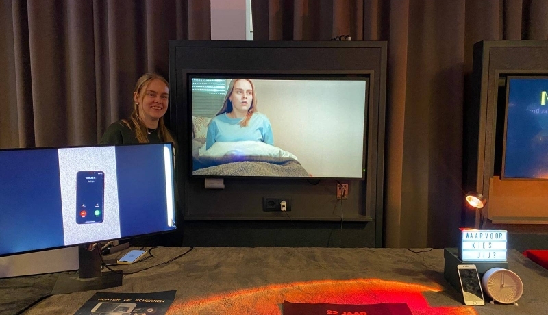 Nikki Bosveld tijdens haar presentatie over corona