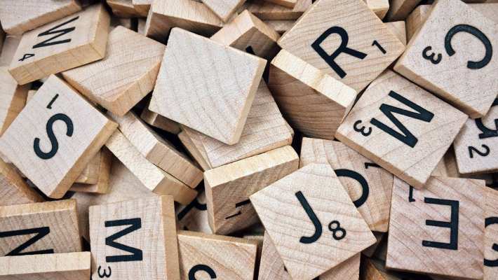 studiecluster, cluster lerarenopleidingen, taal en communicatie, scrabble blokjes met letters, 2021