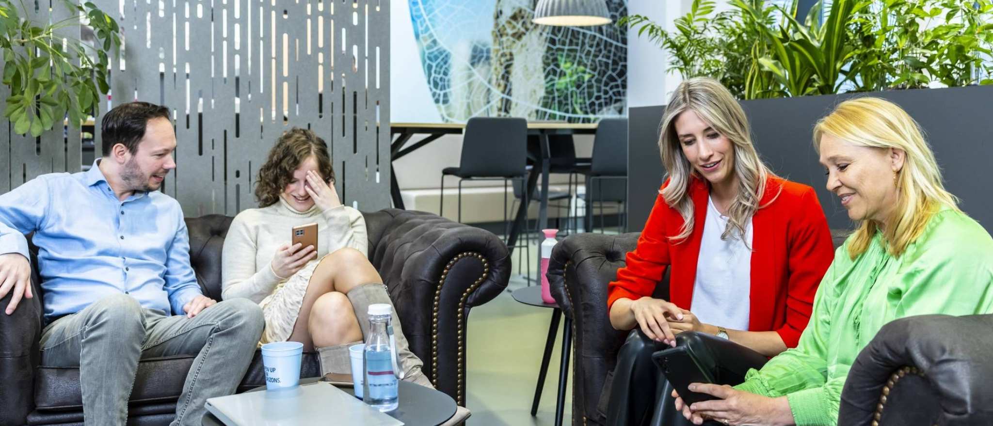 studenten accountancy deeltijd in overleg in gemeenschappelijke ruimte HAN Arnhem, finance, financieel, AFEM