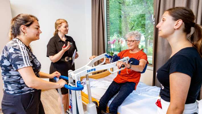 Fotoshoot vergaande samenwerking door HAN academie gezondheid en vitaliteit bij de Waalboog.