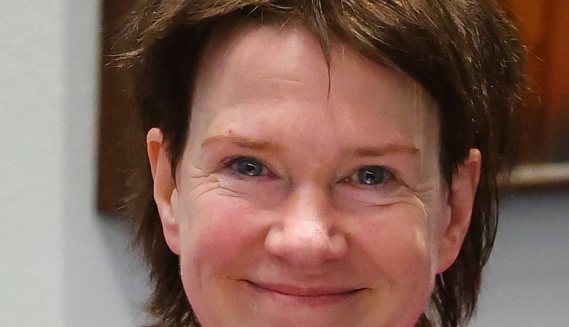 Marjolein Thijssen-docent Ergotherapie en onderzoeker - is gepromoveerd met haar onderzoek naar dementievriendelijke initiatieven