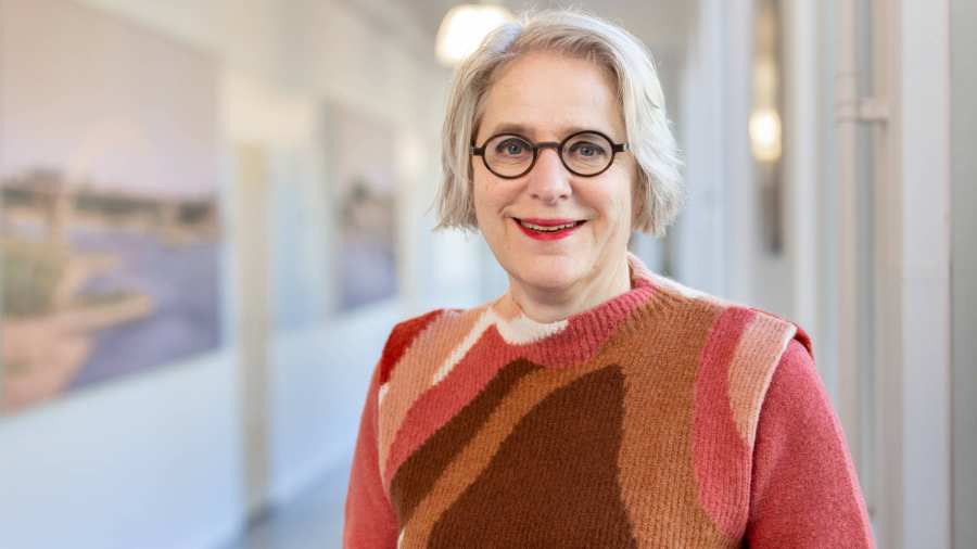 Portretfoto Monique Leenders