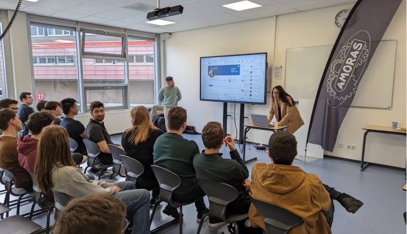 Sfeerbeeld van de Techdag die studievereniging Amoras voor studenten Engineering en Automotive organiseerde op 25 januari 2024