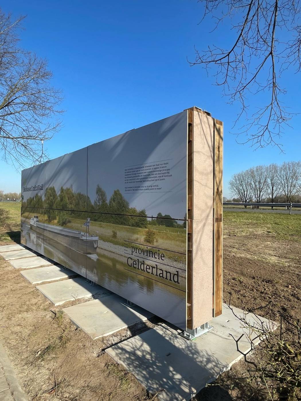 De InfraWall langs de A348