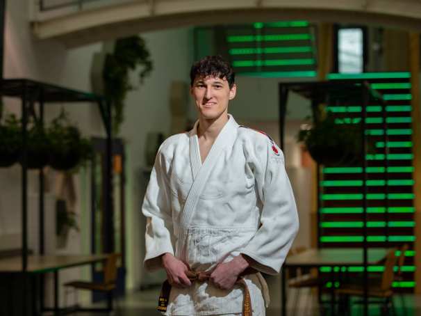 Naast zijn studie Bio-informatica is Ryan Engels ook topsporter. Zijn sport is jiu jitsu. 
