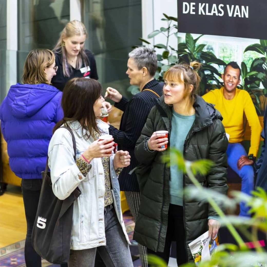 Bezoekers op de Open Avond 16 november 2022, Nijmegen